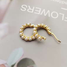 Pearl Earcuff